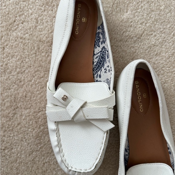 Elegant White Loafers - Picture 3 of 4